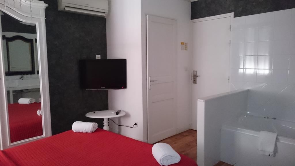 Hotel Le 5 Martigues Exteriör bild
