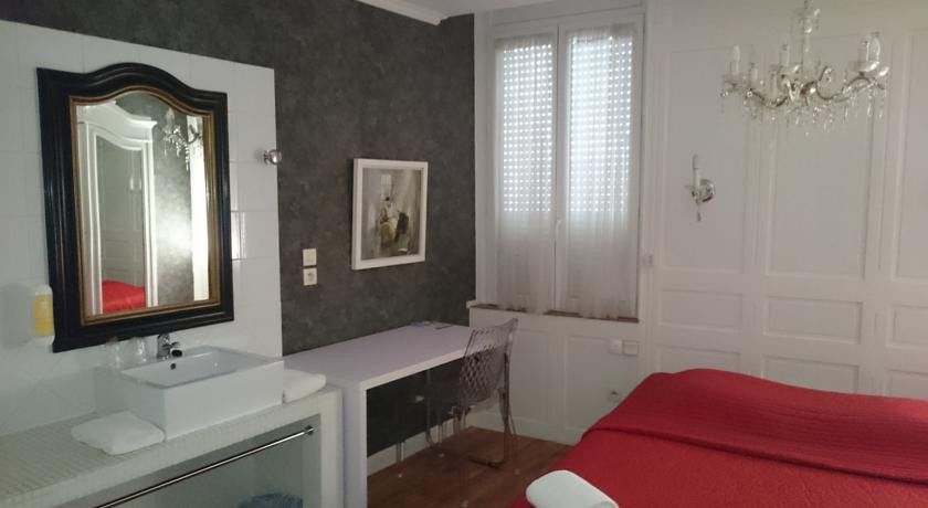 Hotel Le 5 Martigues Exteriör bild